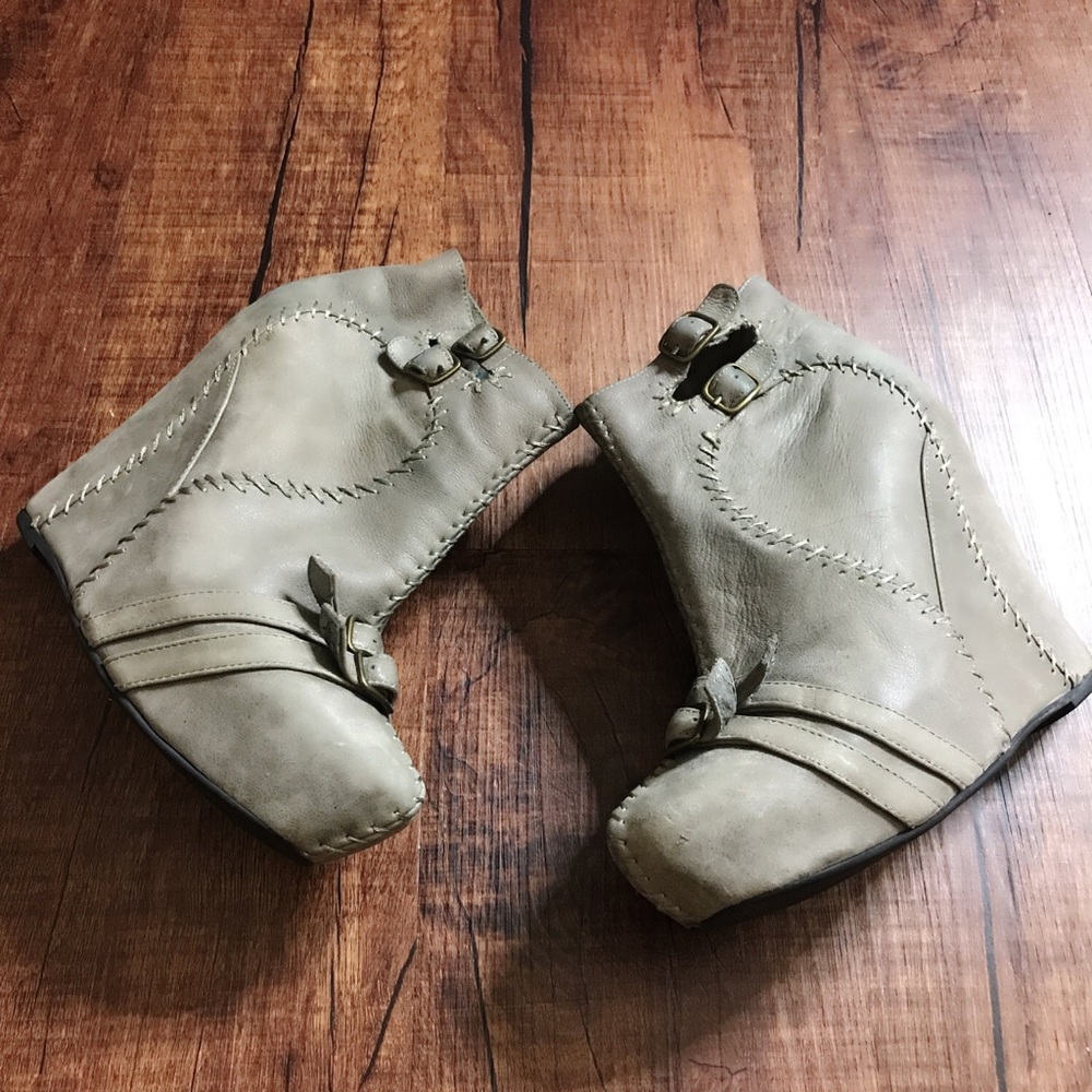 Leather wedges